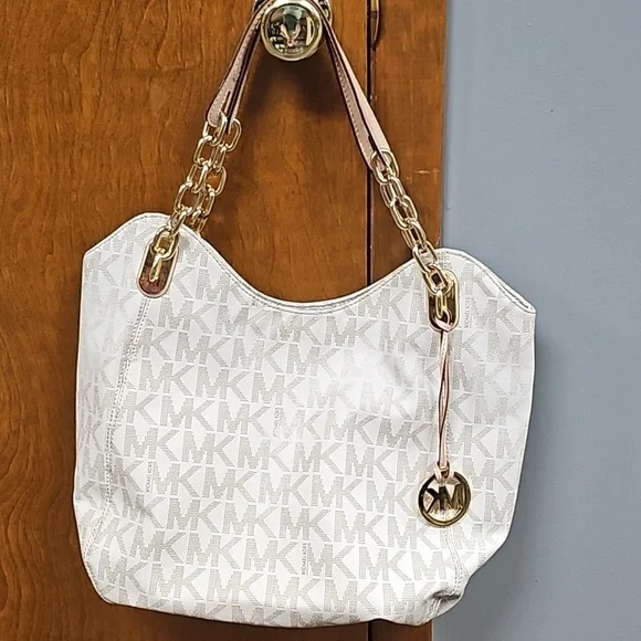 Michael Kors Pursue - Picture 1 of 11